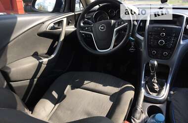 Універсал Opel Astra 2013 в Києві