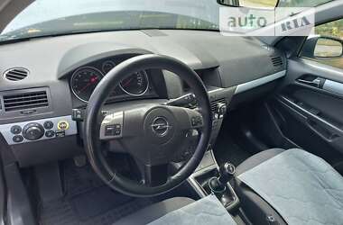 Універсал Opel Astra 2005 в Білики