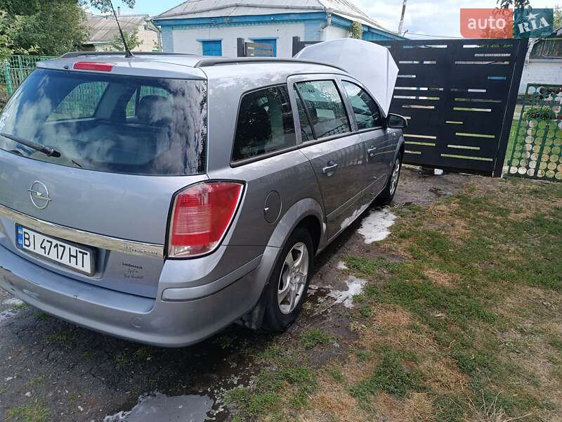 Універсал Opel Astra 2005 в Білики