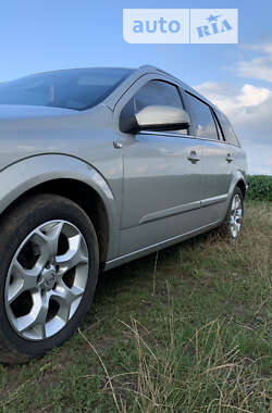 Универсал Opel Astra 2005 в 