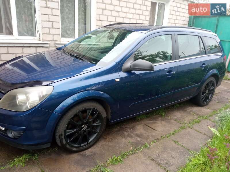 Универсал Opel Astra 2005 в Изюме