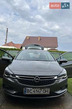 Универсал Opel Astra 2016 в Трускавце