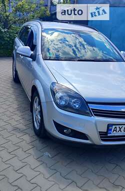 Універсал Opel Astra 2010 в Лозовій