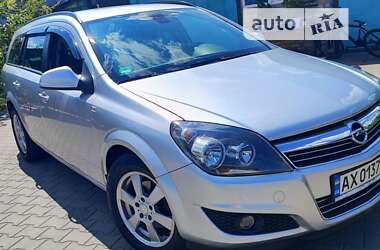 Універсал Opel Astra 2010 в Лозовій