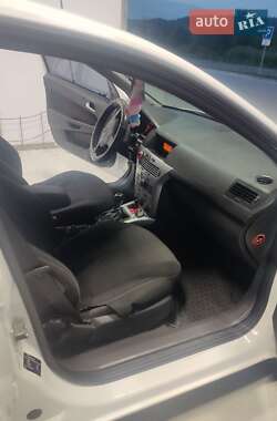 Универсал Opel Astra 2011 в 