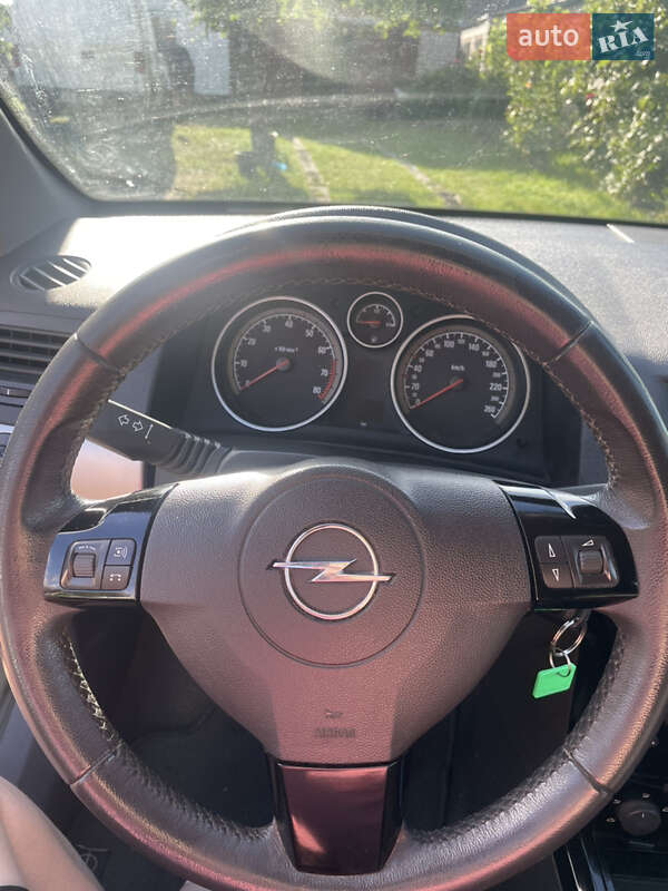 Універсал Opel Astra 2010 в Умані