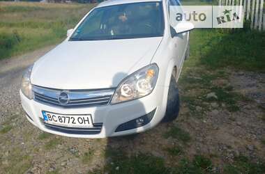 Универсал Opel Astra 2010 в Сколе