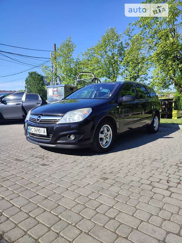 Універсал Opel Astra 2008 в Винниках