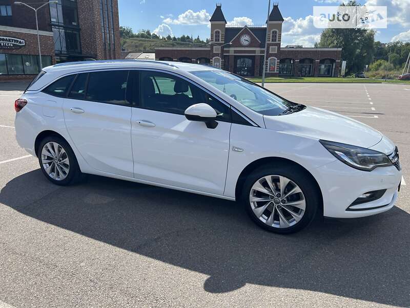 Универсал Opel Astra 2016 в Киеве
