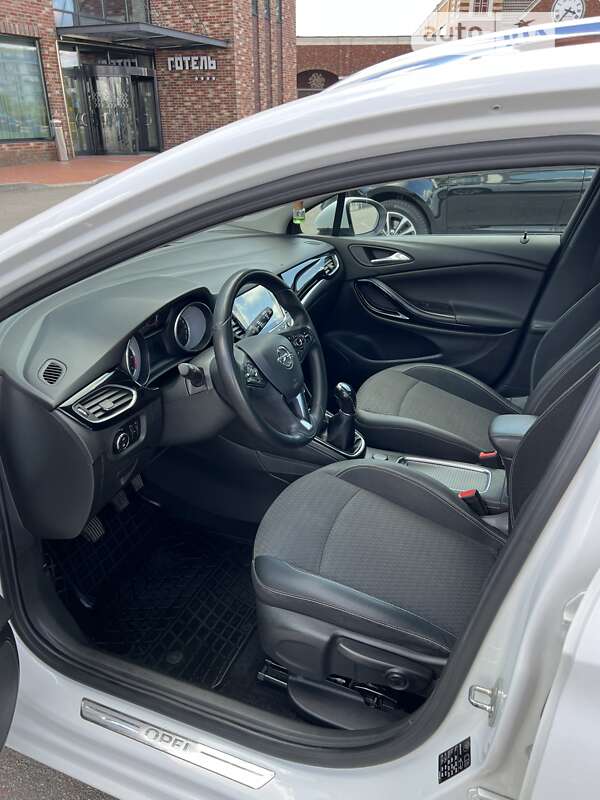 Универсал Opel Astra 2016 в Киеве