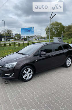 Універсал Opel Astra 2013 в Львові