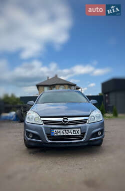 Хэтчбек Opel Astra 2007 в 