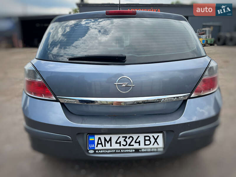 Хэтчбек Opel Astra 2007 в Житомире
