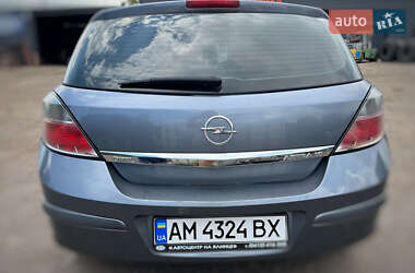 Хэтчбек Opel Astra 2007 в 