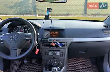 Універсал Opel Astra 2005 в 
