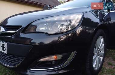 Універсал Opel Astra 2014 в Івано-Франківську