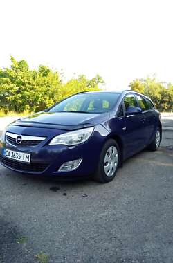 Універсал Opel Astra 2011 в Смілі