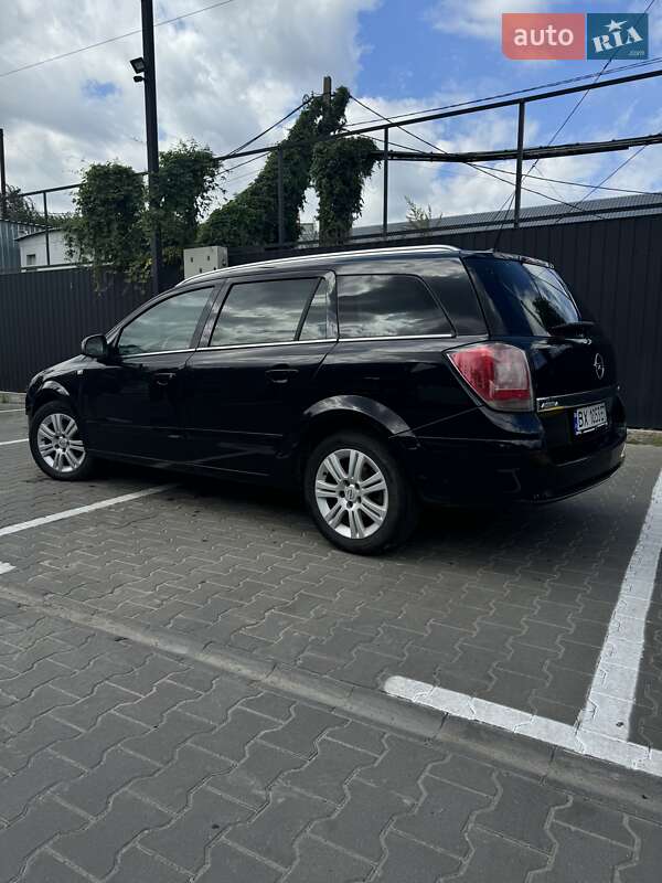 Універсал Opel Astra 2009 в Києві