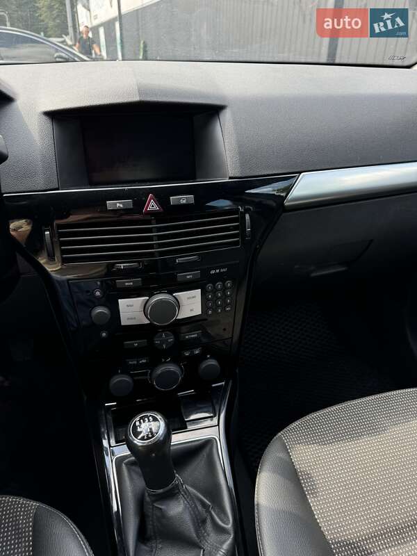 Універсал Opel Astra 2009 в Києві