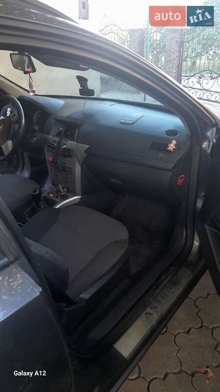 Универсал Opel Astra 2010 в Виноградове