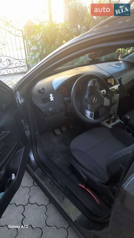 Универсал Opel Astra 2010 в Виноградове