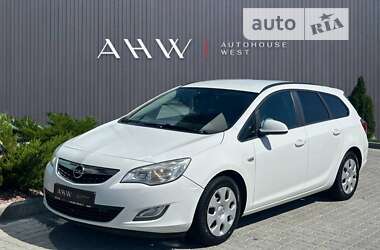 Универсал Opel Astra 2011 в Львове