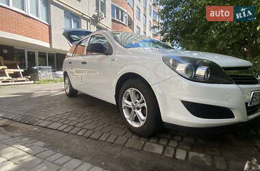 Універсал Opel Astra 2009 в Тернополі