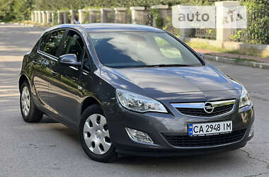 Хэтчбек Opel Astra 2011 в Умани