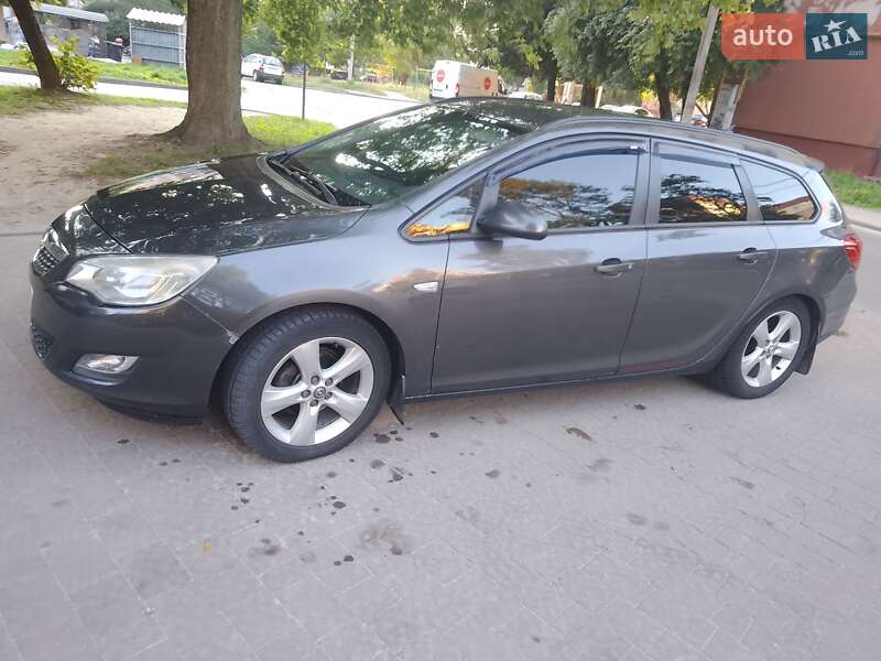 Opel Astra 2012