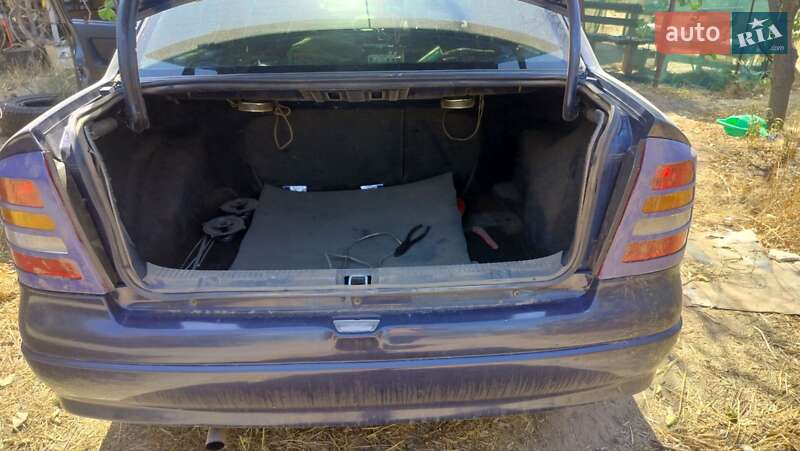 Седан Opel Astra 2004 в Херсоне