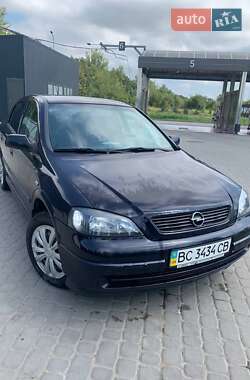 Хэтчбек Opel Astra 2003 в 