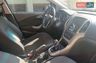 Универсал Opel Astra 2011 в 
