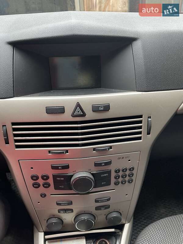 Универсал Opel Astra 2008 в Новом Роздоле