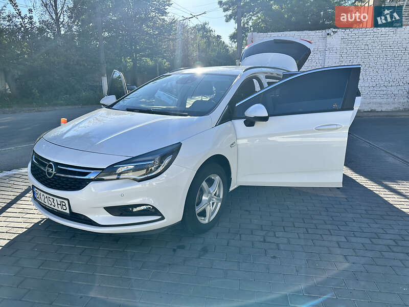 Універсал Opel Astra 2018 в Вінниці