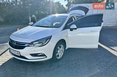 Универсал Opel Astra 2018 в 