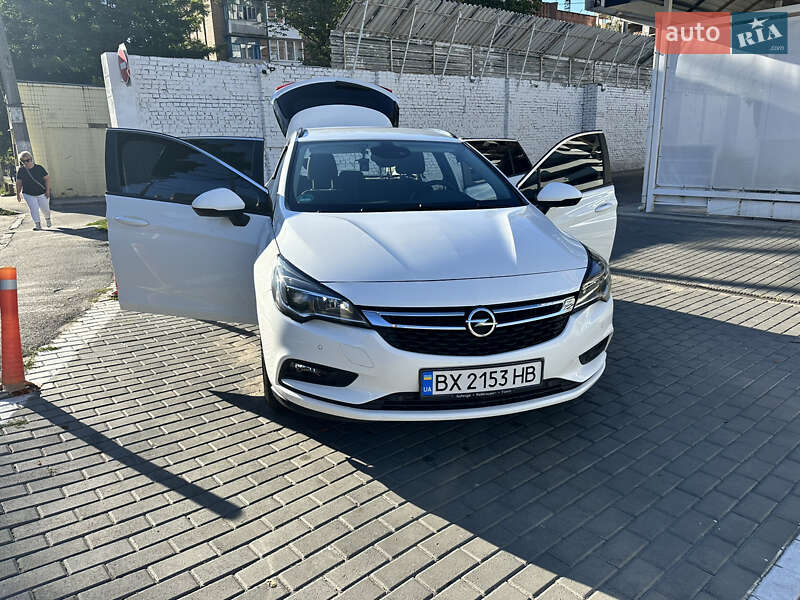Універсал Opel Astra 2018 в Вінниці