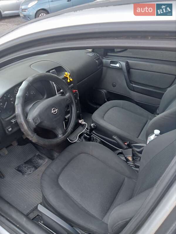Седан Opel Astra 2005 в Львове