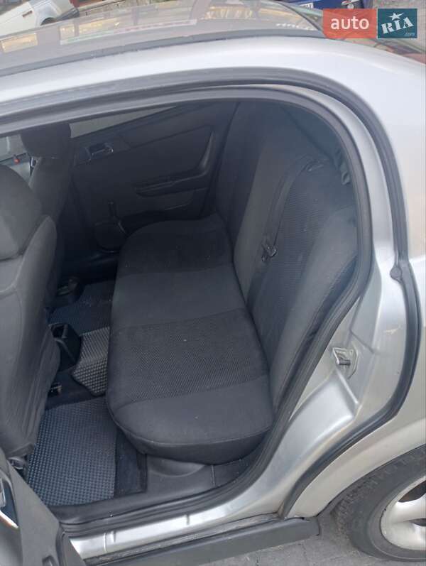 Седан Opel Astra 2005 в Львове