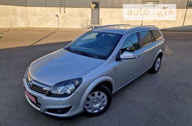 Універсал Opel Astra 2010 в Києві