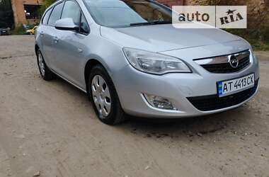 Універсал Opel Astra 2011 в Коломиї