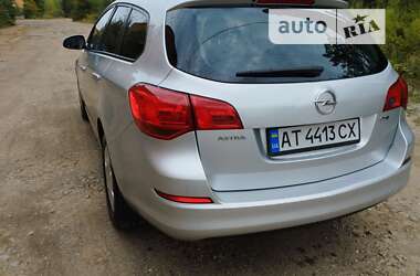 Універсал Opel Astra 2011 в Коломиї