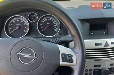 Хетчбек Opel Astra 2007 в 