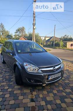 Універсал Opel Astra 2009 в Черкасах