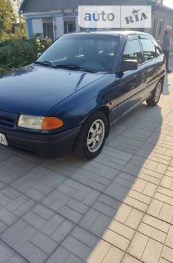 Хэтчбек Opel Astra 1992 в Миргороде