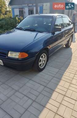Хэтчбек Opel Astra 1992 в 