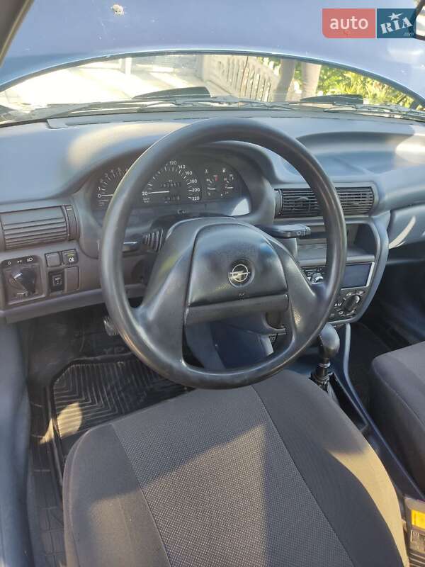 Хетчбек Opel Astra 1992 в Миргороді