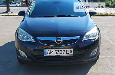 Хэтчбек Opel Astra 2010 в Житомире