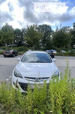 Універсал Opel Astra 2013 в 
