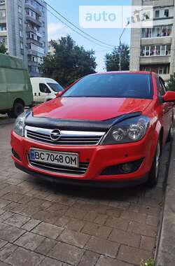 Хэтчбек Opel Astra 2013 в Львове