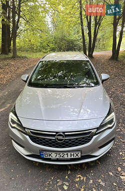 Универсал Opel Astra 2017 в Костополе